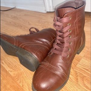 Women’s brown combat boot SOLD